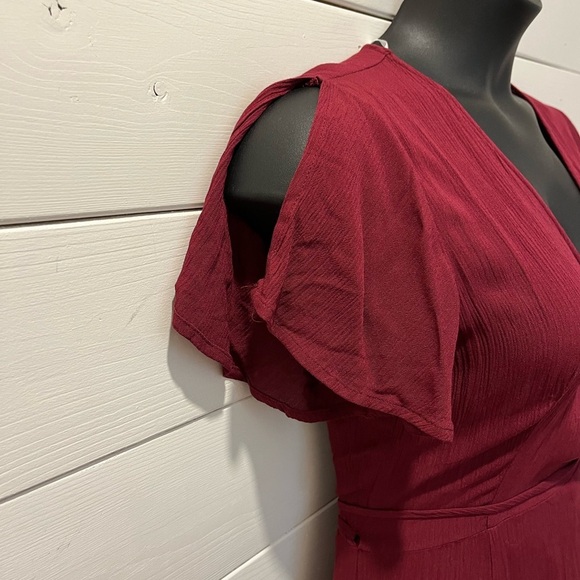 ❤️ LULUS Robe longue bourgogne – Taille S – NWT - Picture 3 of 11